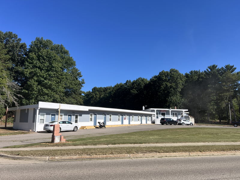 Bridgman Inn (Lazy V Motel) - Sept 4 2024 (newer photo)